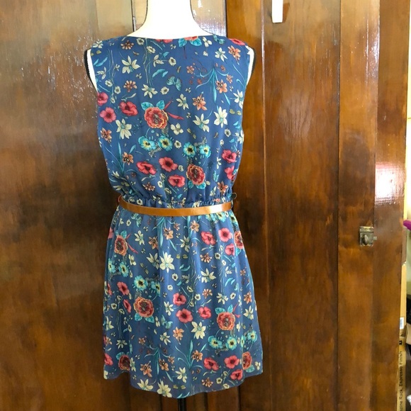 NWOT-Beautiful Women’s Sleeveless Dress Size L - Picture 2 of 4